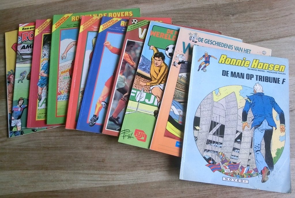 10 verschillende voetbalstripboeken, Gelezen, Diverse auteurs, Ophalen of Verzenden, Meerdere stripboeken