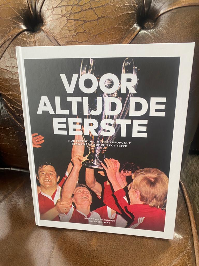 Boek Feyenoord voor altijd de eerste, Ophalen of Verzenden, Zo goed als nieuw, Artiest