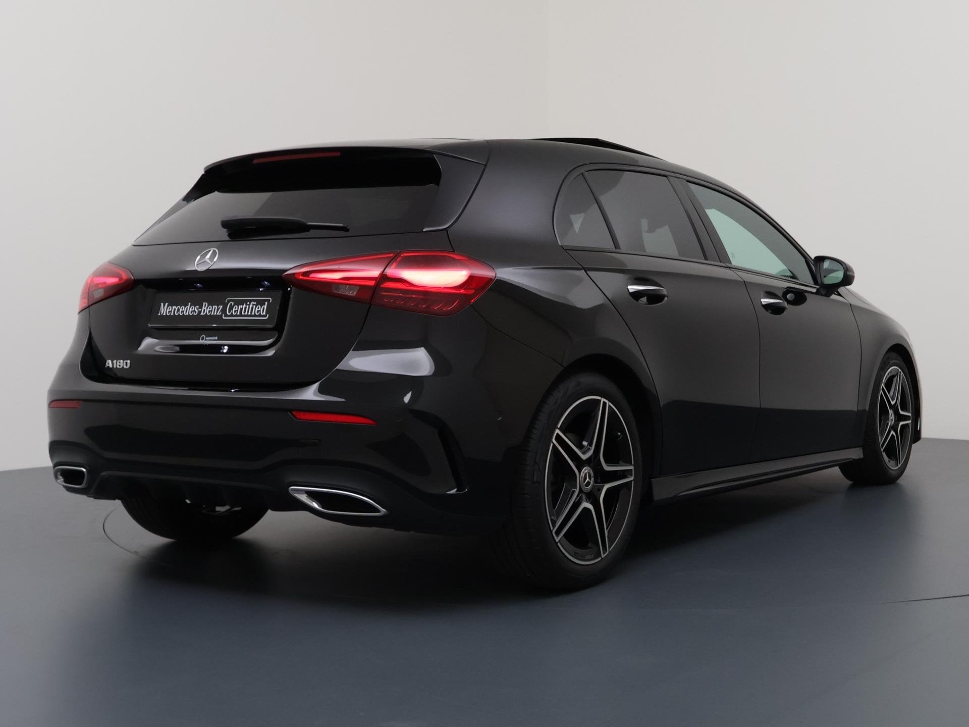 Mercedes-Benz A-klasse 180 Business Solution AMG | Panoramad, Auto's, Dealer onderhouden, 136 pk, Gebruikt, 4 cilinders