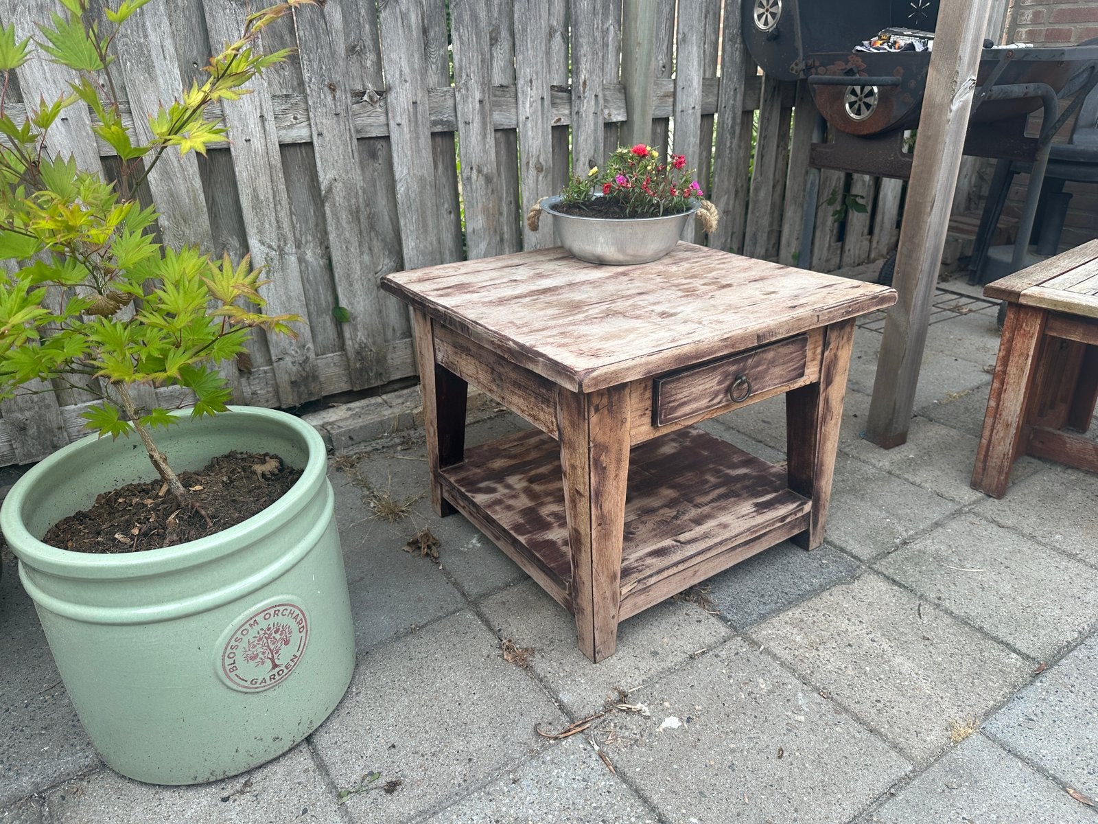 Houten (tuin) tafeltje met laatje, Tuin en Terras, Ophalen, Gebruikt, Rechthoekig, Hout