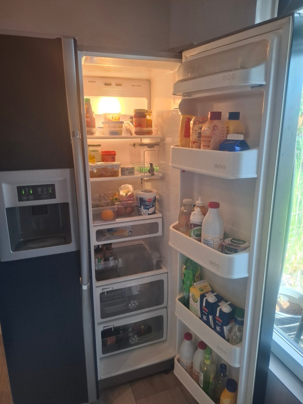 Foto 4 van LG Amerikaanse Koelkast met Vriezer en Waterdispenser