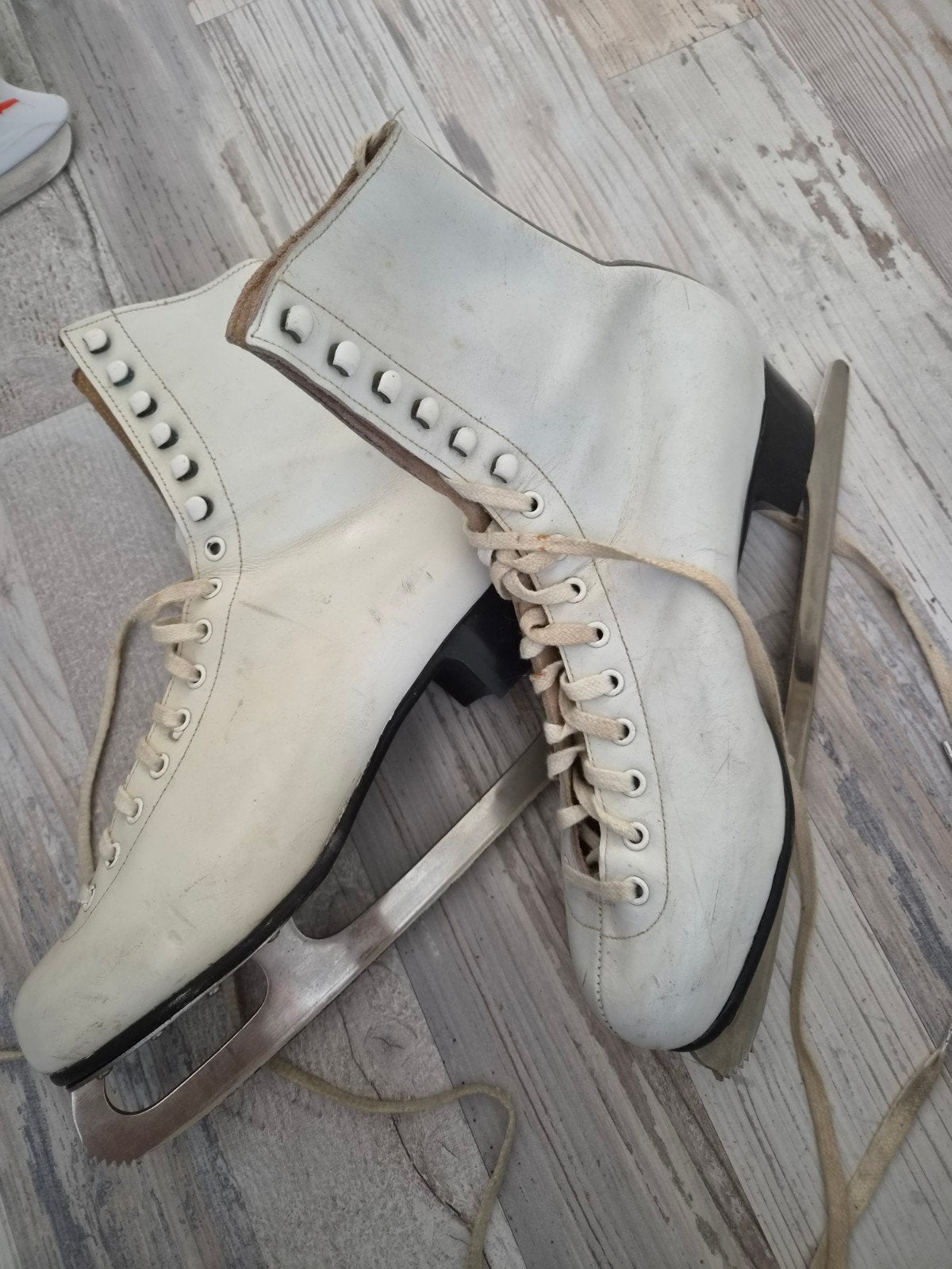 GRATIS - Witte kunstschaatsen mt 43, Sport en Fitness, Schaatsen, Ophalen, Gebruikt, Kunstschaatsen, Overige merken