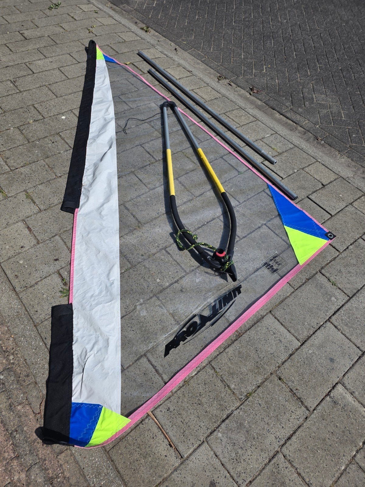 Prolimit kindertuig: zeil, giek, mast ideaal voor beginners, Watersport en Boten, Windsurfen, Ophalen, Gebruikt, Met zeil(en)