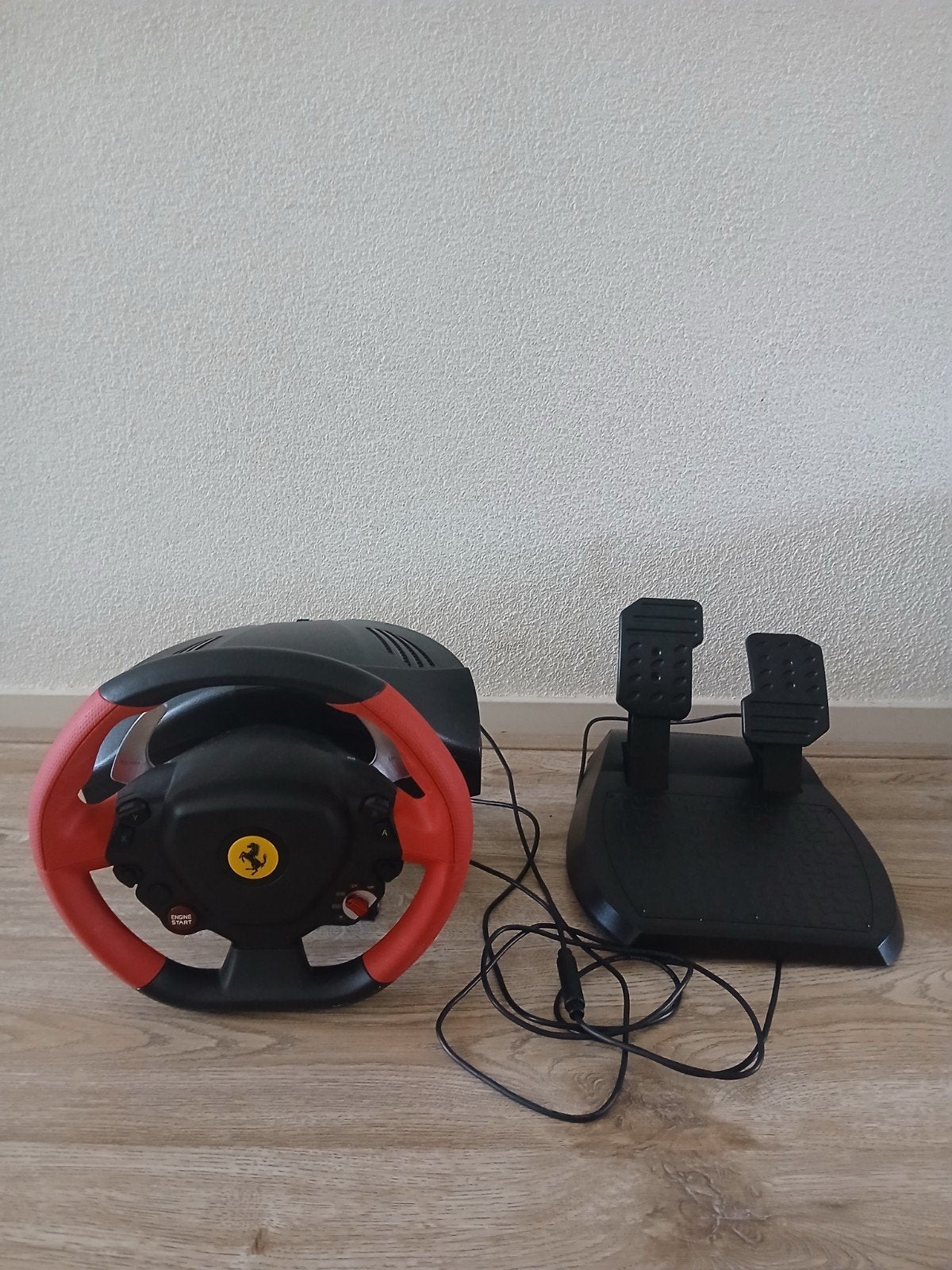 Thrustmaster 458 Spider racestuur en pedalen voor Xbox, Ophalen, Gebruikt, Stuurtje of Sportattribuut, Xbox One