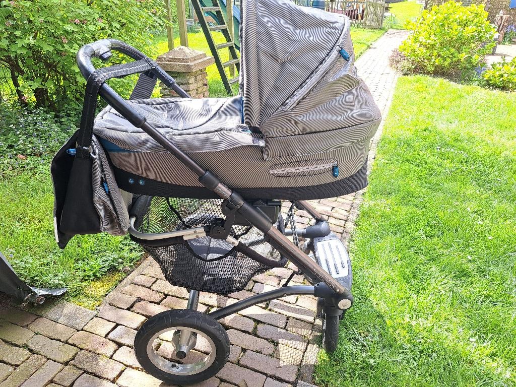 te koop:  Mutsy kinder/wandelwagen, Ophalen, Gebruikt, Verstelbare duwstang, Combiwagen