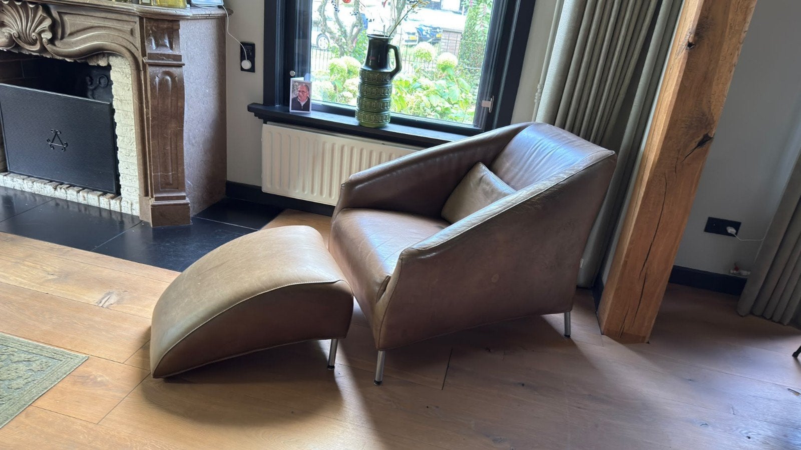 Bert Plantagie fauteuil met voetenbank - Bruin leer. 2 stuks, Ophalen, Modern, Comfortabel, Gebruikt, 75 tot 100 cm