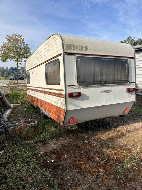 Oude tourcaravan – ideaal als b.v Zwarte Cross-caravan, Overige merken, Rondzit, Tot en met 3, Particulier