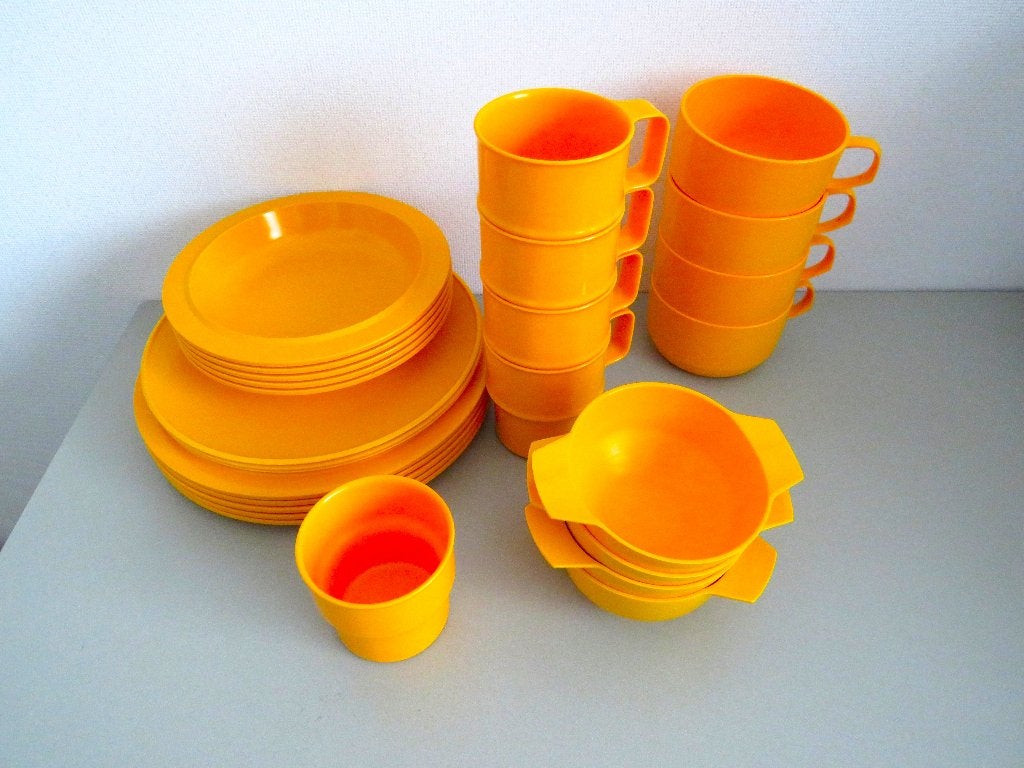 Vintage Mepal servies Oranje / Geel - 26 delig, Caravans en Kamperen, Ophalen of Verzenden, Gebruikt