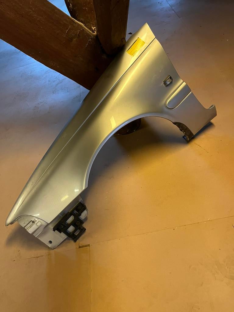 Voorscherm/spatbord links volvo C70 cabrio bj.2003, Auto-onderdelen, Gebruikt, Voor, Ophalen of Verzenden, Spatbord