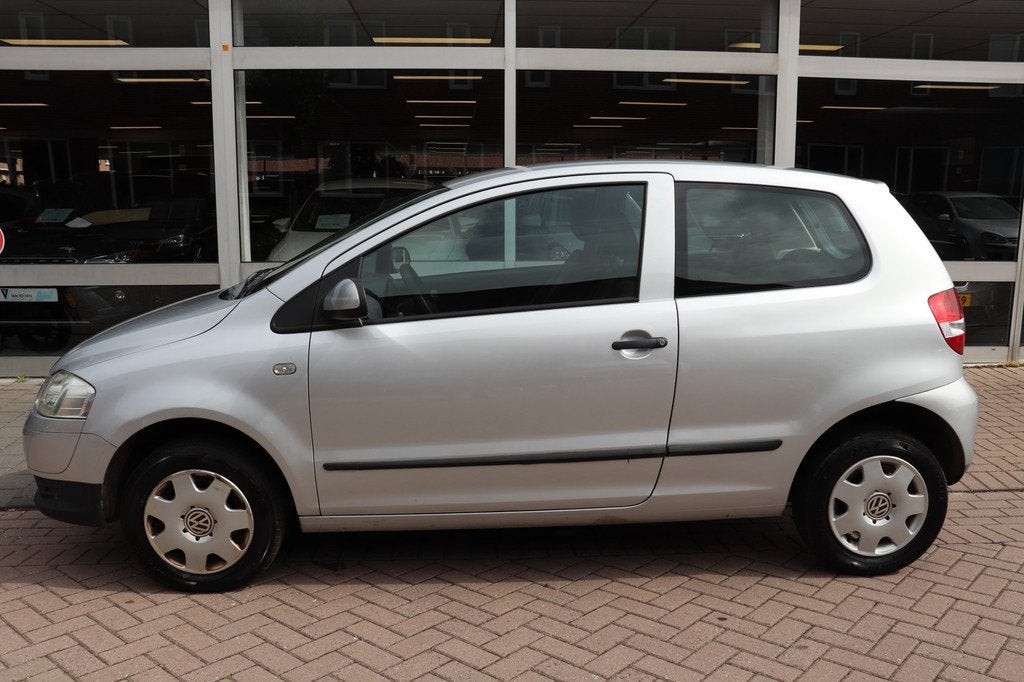 Volkswagen Fox 1.2 Trendline. APK tot 18-05-2027 Nette auto!, Auto's, Volkswagen, Voorwielaandrijving, Stof, Zwart, 4 stoelen