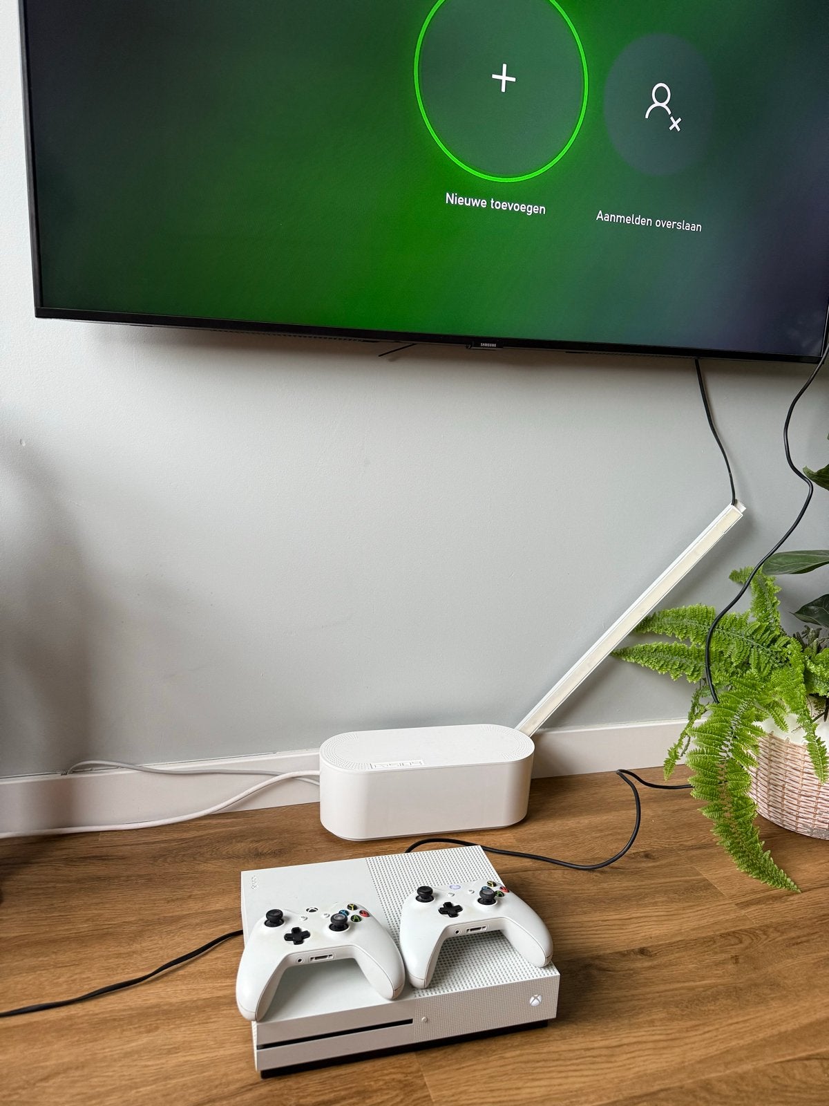 Xbox One S 500GB met 2 controllers + 4 spellen, 2 spelers, Ophalen of Verzenden, Gebruikt, Vanaf 3 jaar