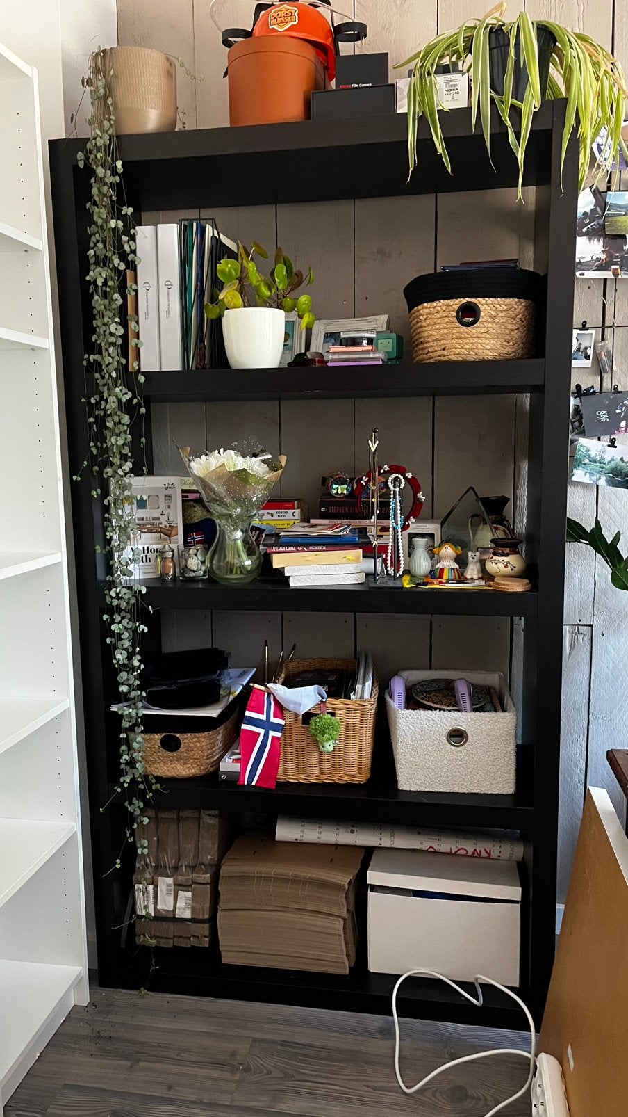 Black wooden closet, Huis en Inrichting, Kasten | Stellingkasten, Ophalen, Gebruikt