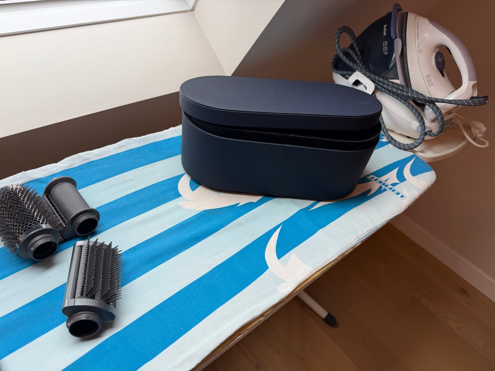 Dyson Airwrap accessoires met opbergdoos, Ophalen of Verzenden, Zo goed als nieuw, Haarverzorging