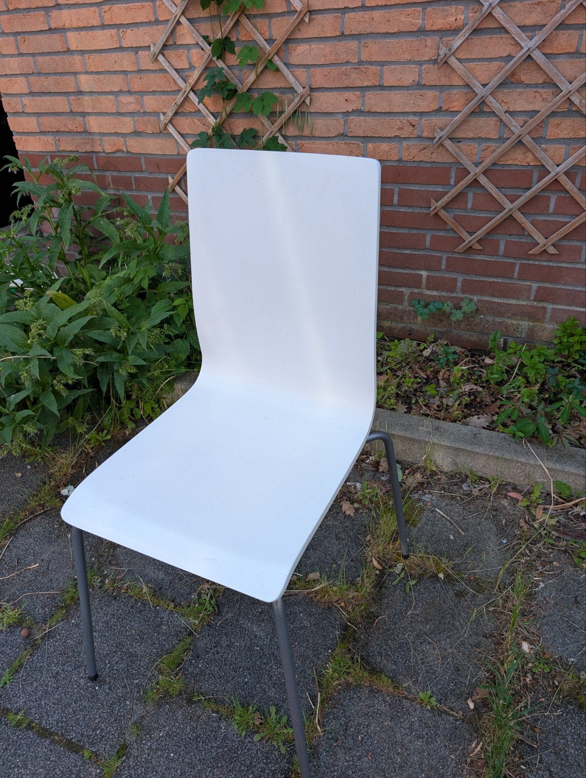 Witte Stevige Stoel 🤍 / White Sturdy Chair 🤍, Huis en Inrichting, Ophalen of Verzenden, Nieuw, Wit, Eén