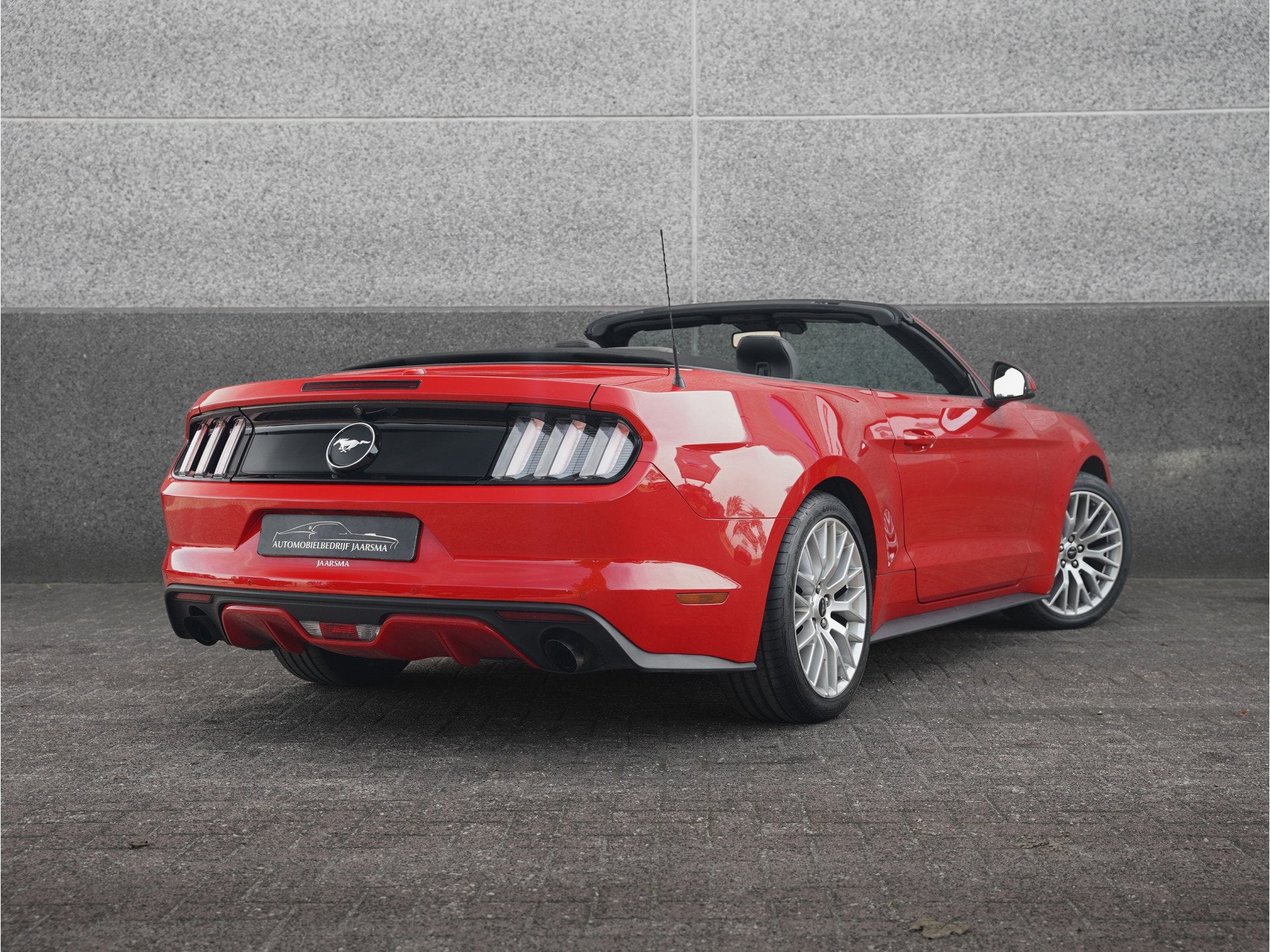 Ford Mustang Convertible 2.3L EcoBoost 317pk | Handgeschakel, Achterwielaandrijving, Gebruikt, 4 cilinders, Cabriolet