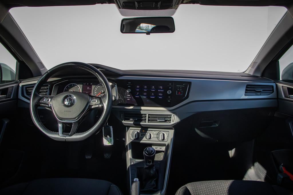 Volkswagen Polo 1.0 MPI Comfortline Cruise control | Navigat, Auto's, 21 km/l, 1025 kg, Euro 6, Wit