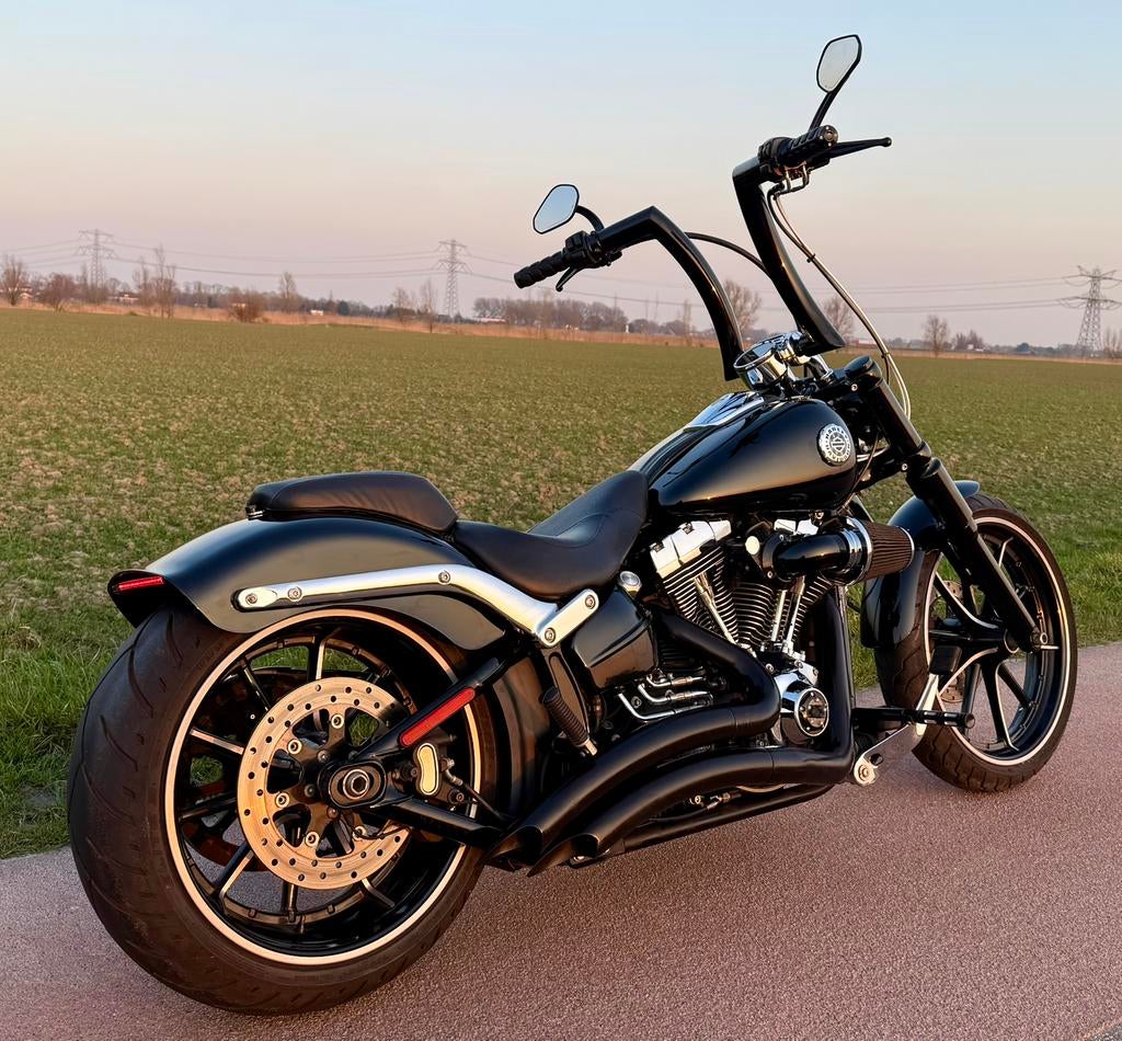 Foto 4 van BREAKOUT CUSTOM, VANCE & HINES, 2014, LED, 14” Fat stuur