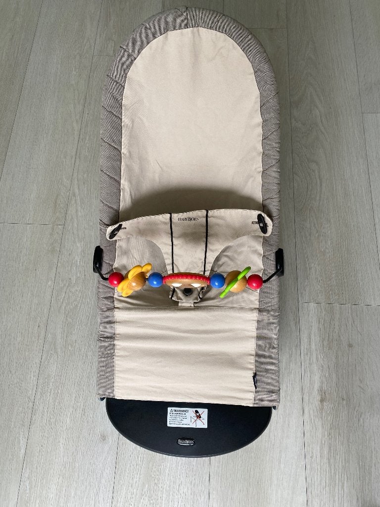 BabyBjörn Bouncer Balance Soft (Organic) + Speelboog, Wipstoel, Met gordel(s) of riempje(s), Zo goed als nieuw, Ophalen