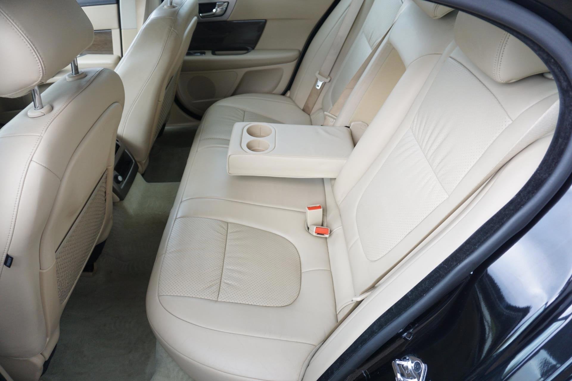 Jaguar XF 3.0D V6 Premium Luxury EX BPM/NAP / LEDER / CAMERA, Auto's, Automaat, Euro 5, Gebruikt, Beige