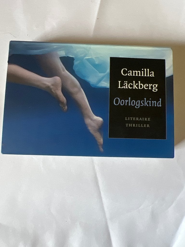 Camilla Läckberg – Oorlogskind (editie 2016) Dwarsligger 233, Ophalen of Verzenden, Zo goed als nieuw, Camilla Läckberg