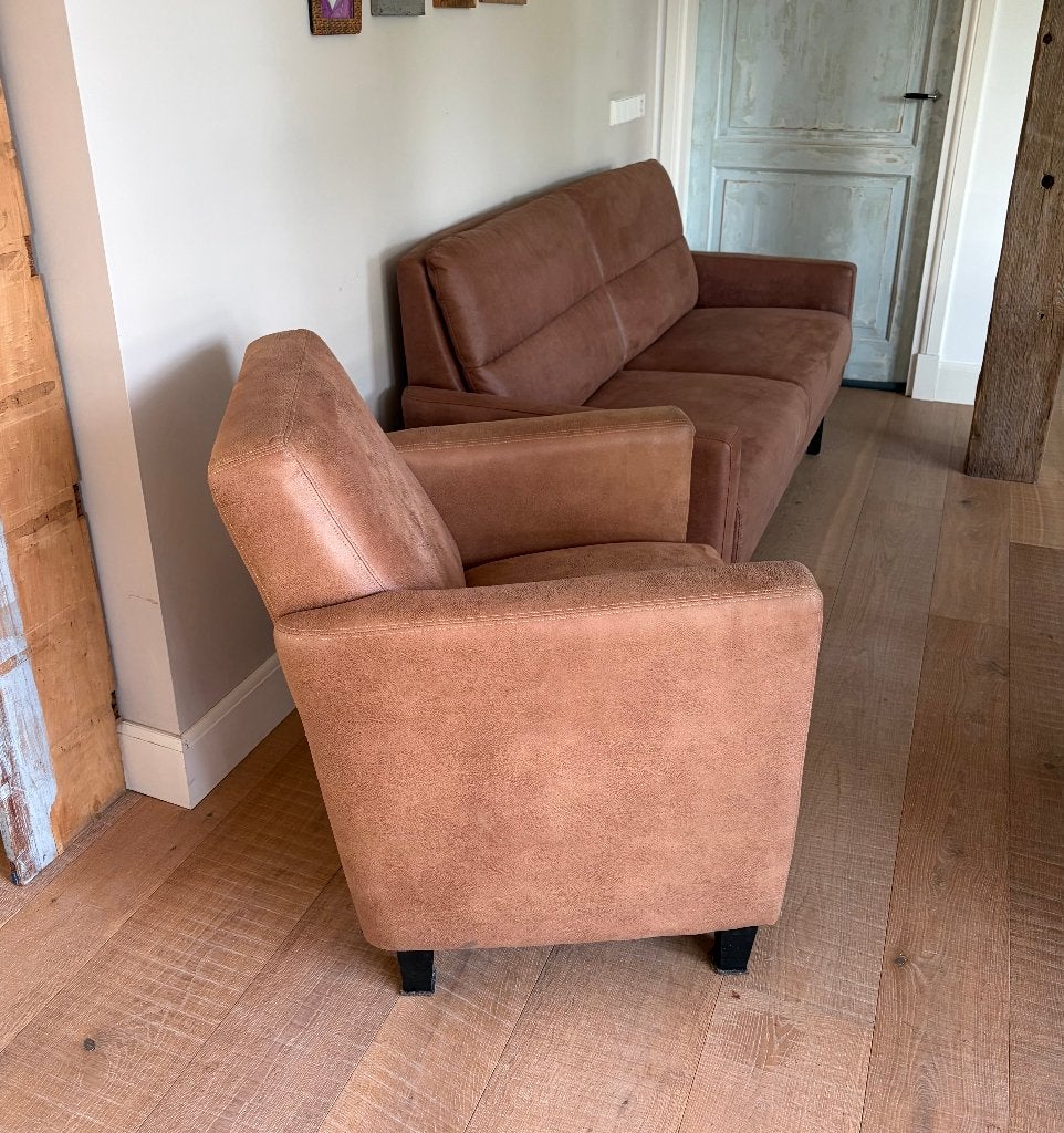 Foto 10 van Prachtige nubuck lederen bank en fauteuil