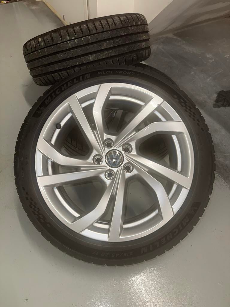3x VW Polo/Golf velgen 17 inch met 215/45 R17 banden, Ophalen of Verzenden, Gebruikt