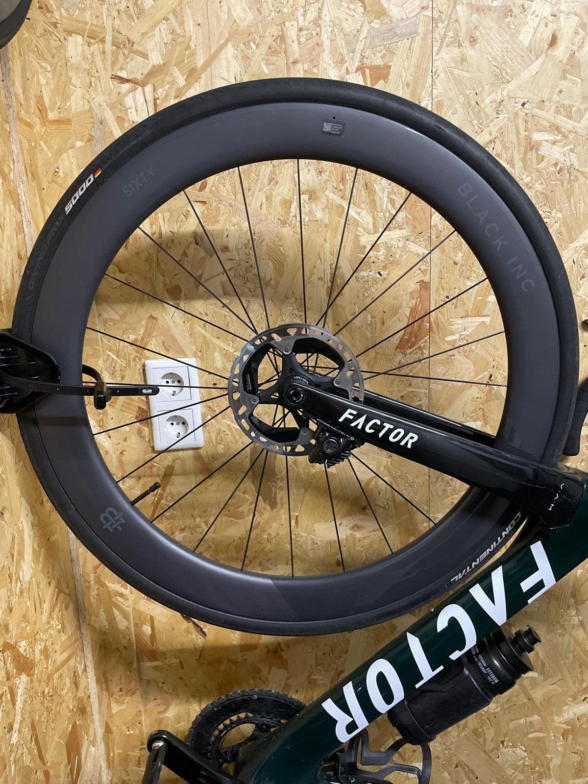 Black Inc SIXTY Wielset - Schijfrem, Clincher/Tubeless, Zo goed als nieuw, Racefiets, Carbon, Ophalen