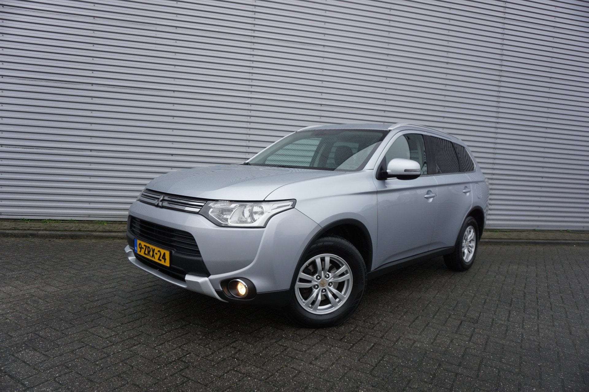 Mitsubishi Outlander 2.0 PHEV Business Edition X-Line AUTOMA, Auto's, Automaat, 4 cilinders, 82 pk, Leder en Stof