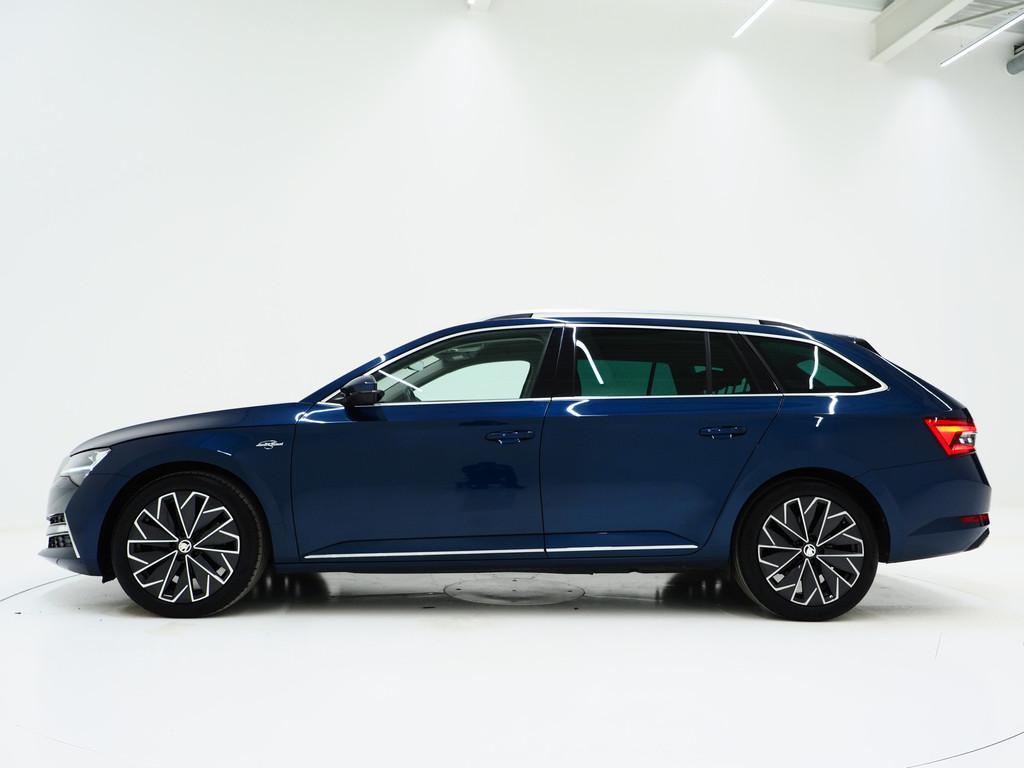 Skoda Superb Combi 1.4 TSI iV Laurin & Klement | Leder | Can, Auto's, Skoda, Gebruikt, Zwart, 4 cilinders, Blauw