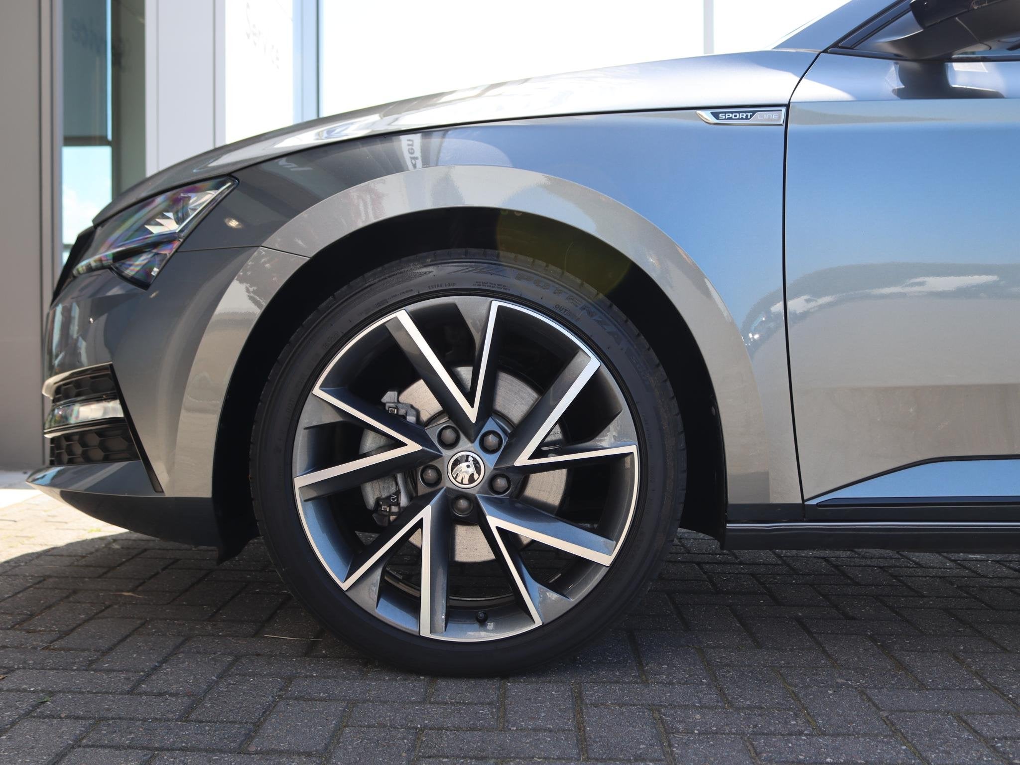 Skoda Superb Combi 1.4 TSI 218 pk iV DSG Sportline Business, Auto's, Skoda, Gebruikt, 4 cilinders, Alcantara, Startonderbreker