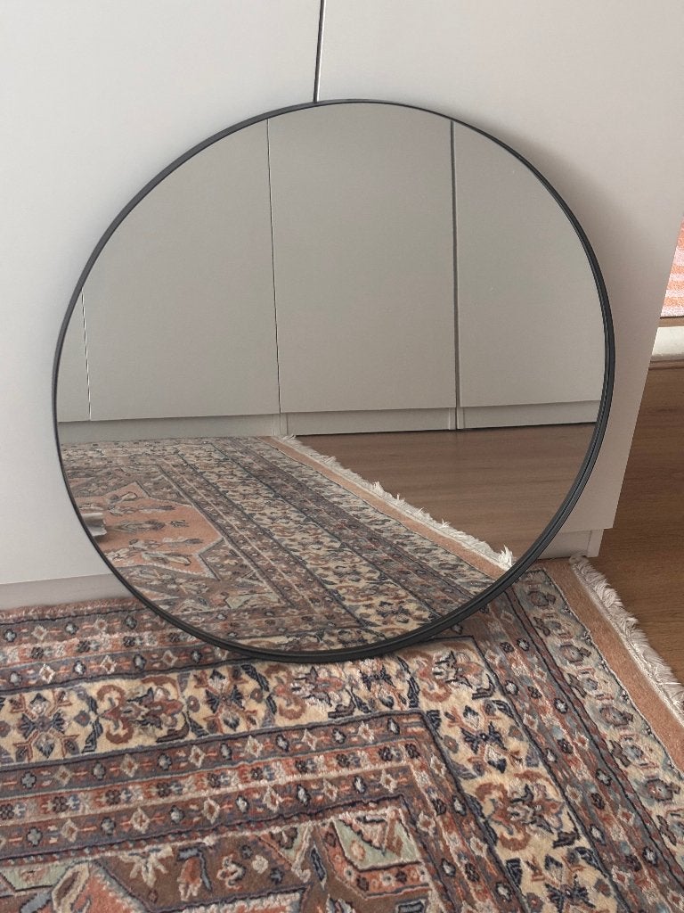Ronde spiegel zwart met metalen rand – Ø 70 cm, Ophalen, Rond, Zo goed als nieuw, Minder dan 100 cm