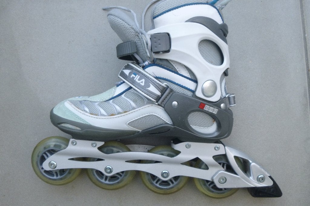 Fila Skeelers mt 39/40 + knie, elleboog, polsbeschermers, Zo goed als nieuw, Inline skates 4 wielen, Ophalen, Overige merken