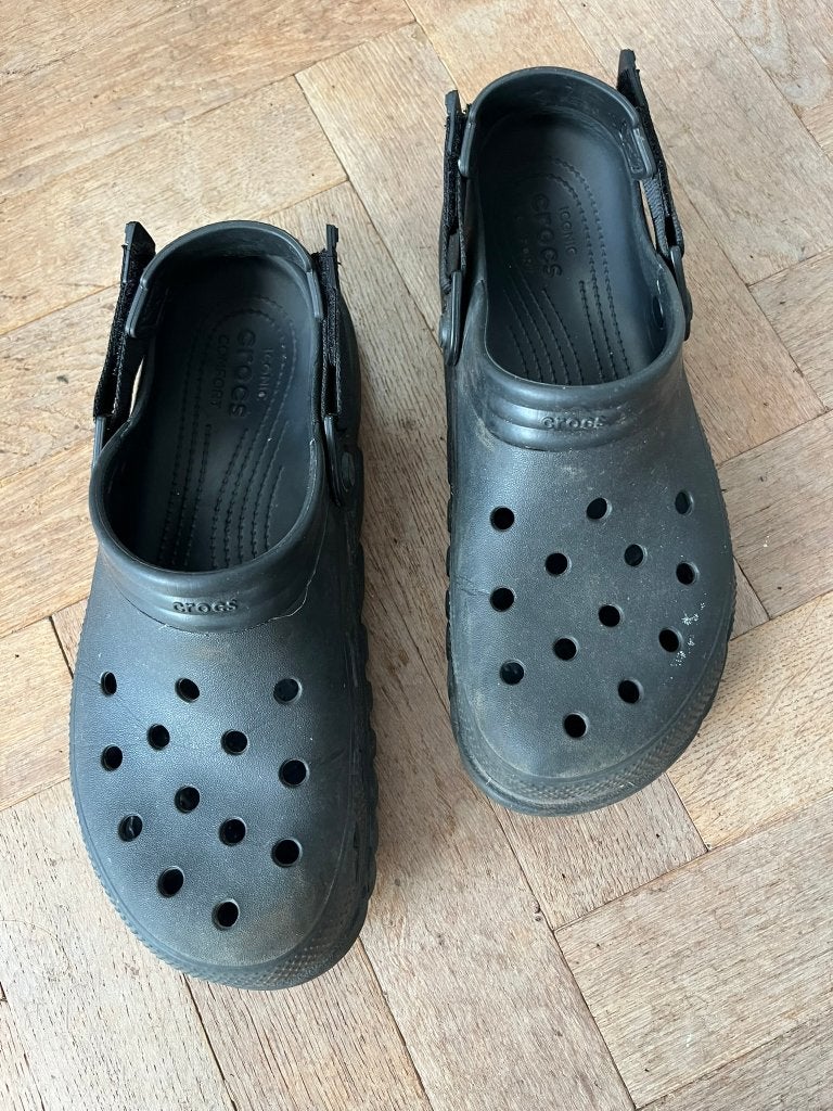 Crocs zwart - maat 10 wide 12, Kleding | Heren, Schoenen, Slippers, Crocs, Zwart, Ophalen of Verzenden