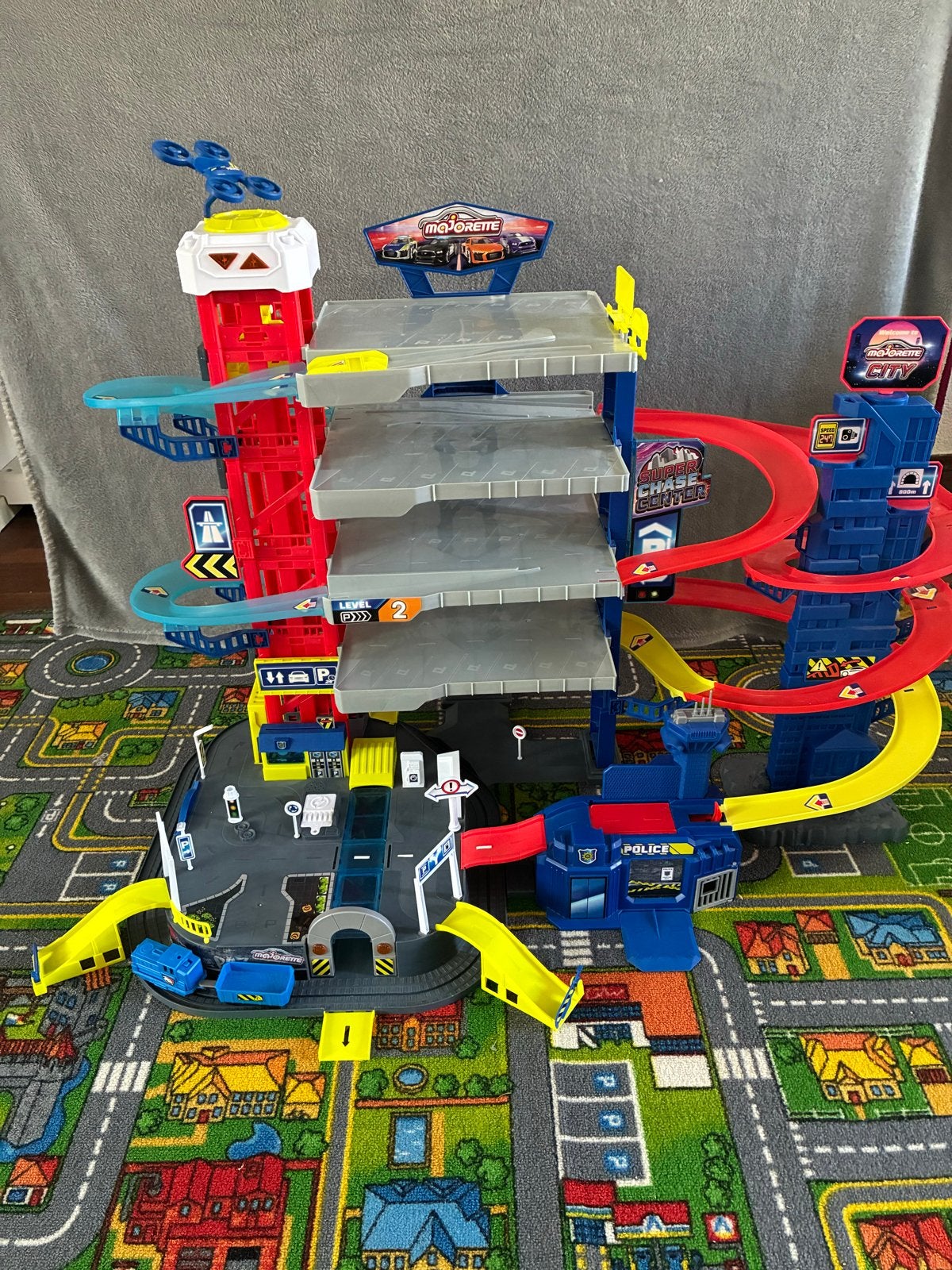 Majorette Super Chase Center met 4 originele auto's, Ophalen of Verzenden, Gebruikt