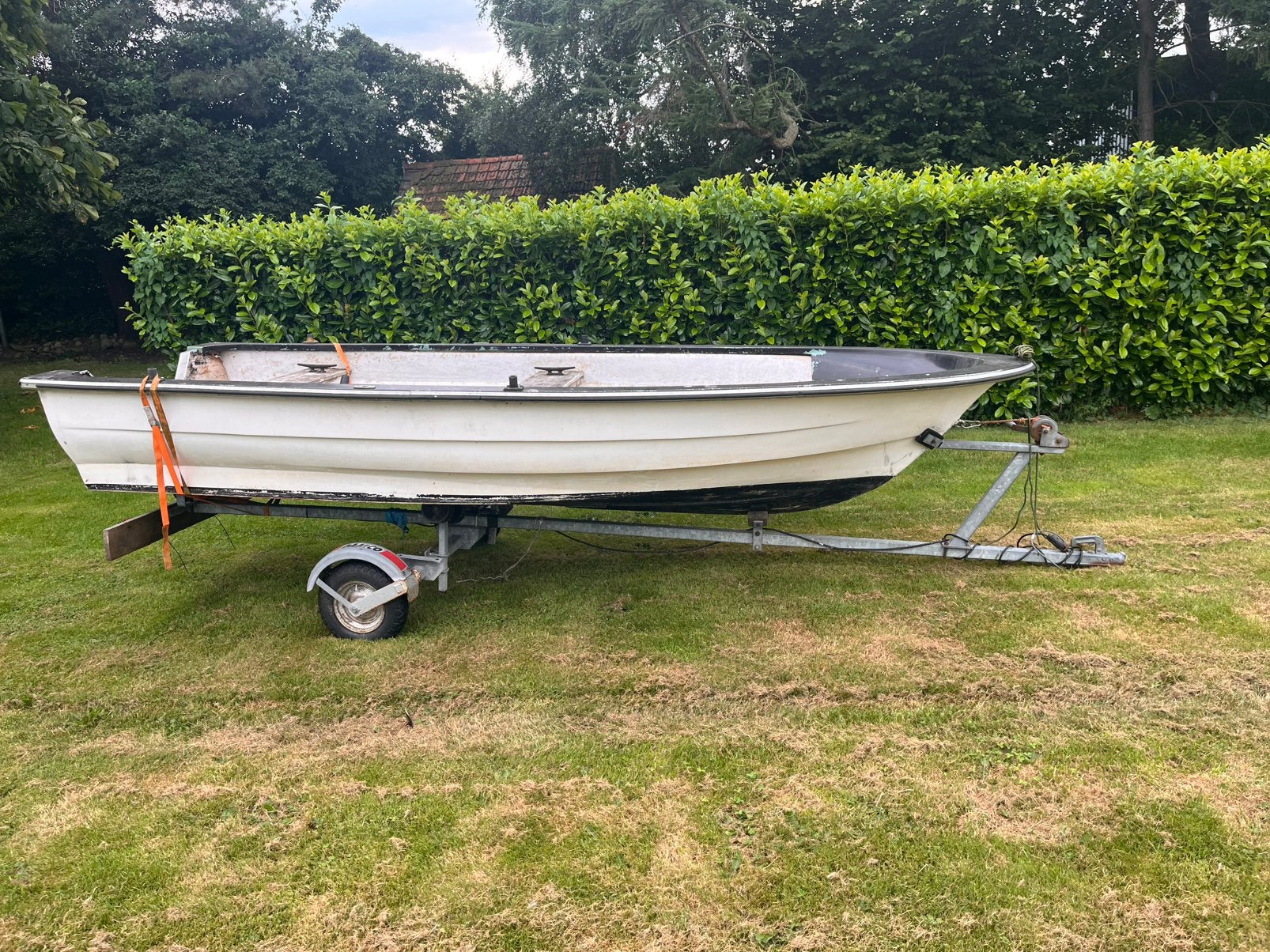 Bootje 4 meter x 180 polyester met trailer, Watersport en Boten, Vis- en Consoleboten, Gebruikt, Ophalen