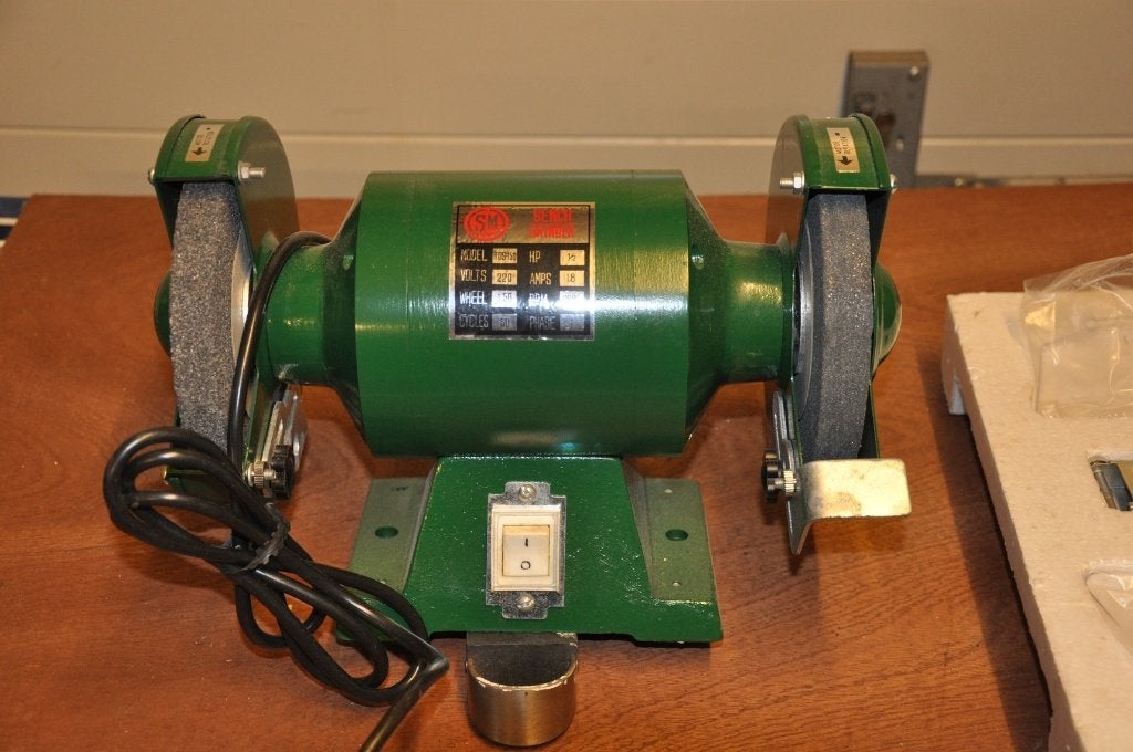 SM Bench Grinder TDS 150 - Werkbankslijpmachine, Ophalen, Gebruikt, Minder dan 700 watt, Werkbankslijpmachine