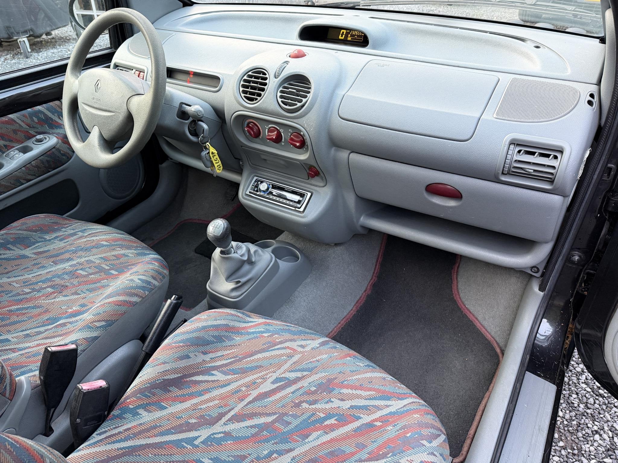 Foto 14 van Renault Twingo 1.2 Expression | Elekt. Ramen | Radio / CD |