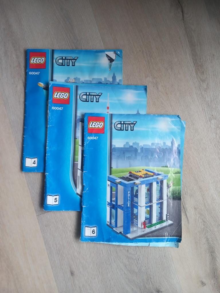 Lego - Politiebureau 60047, Compleet, Lego, Ophalen of Verzenden, Complete set