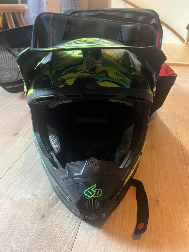 6D helm, Fietsen en Brommers, Ophalen of Verzenden, Zo goed als nieuw