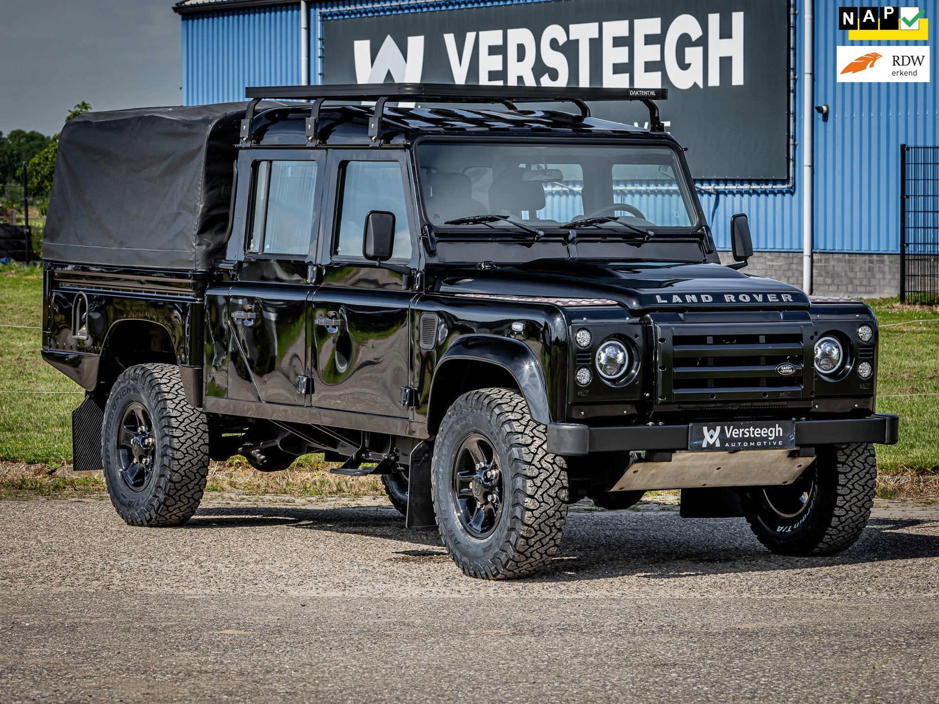 Land Rover Defender 2.4 TD 130" S Crew Cab Blacked Out |Airc, Stof, Gebruikt, Zwart, 4 cilinders