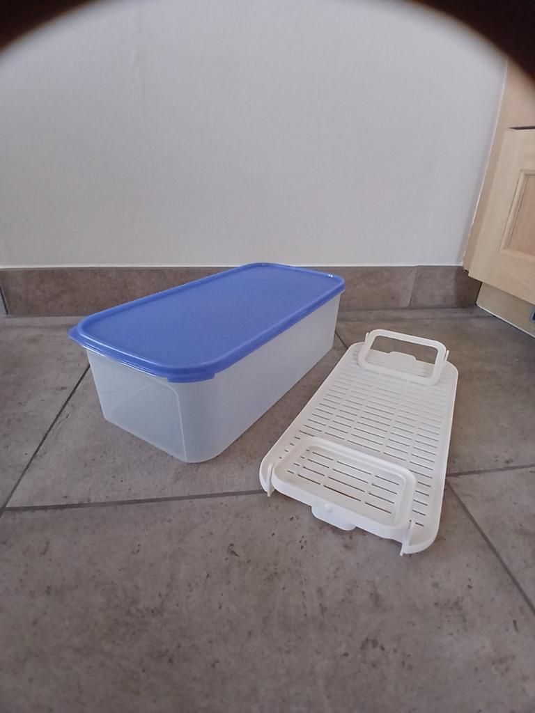 Tupperware ruimtespaarder/bewaarbak/vers/broodtrommel 6 ltr., Ophalen of Verzenden, Zo goed als nieuw, Blauw, Overige typen