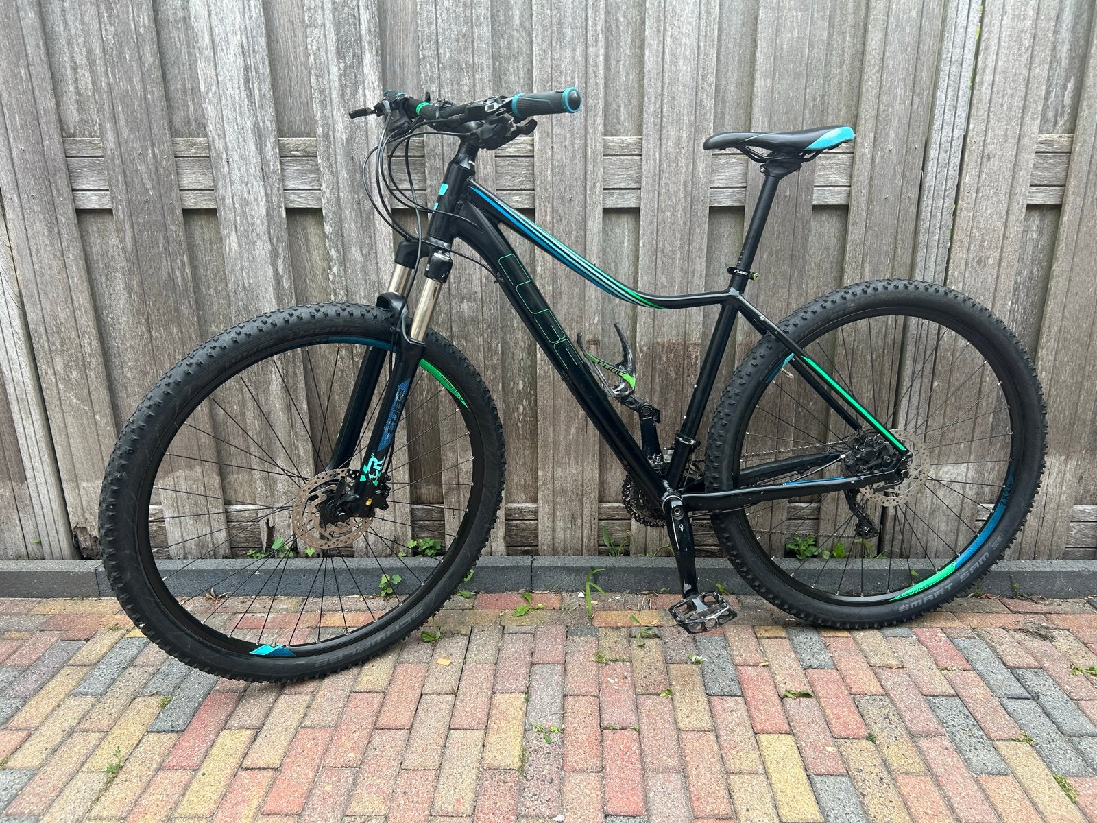 Foto 2 van Cube Access WS Race 29 Mountainbike - Zo goed als nieuw