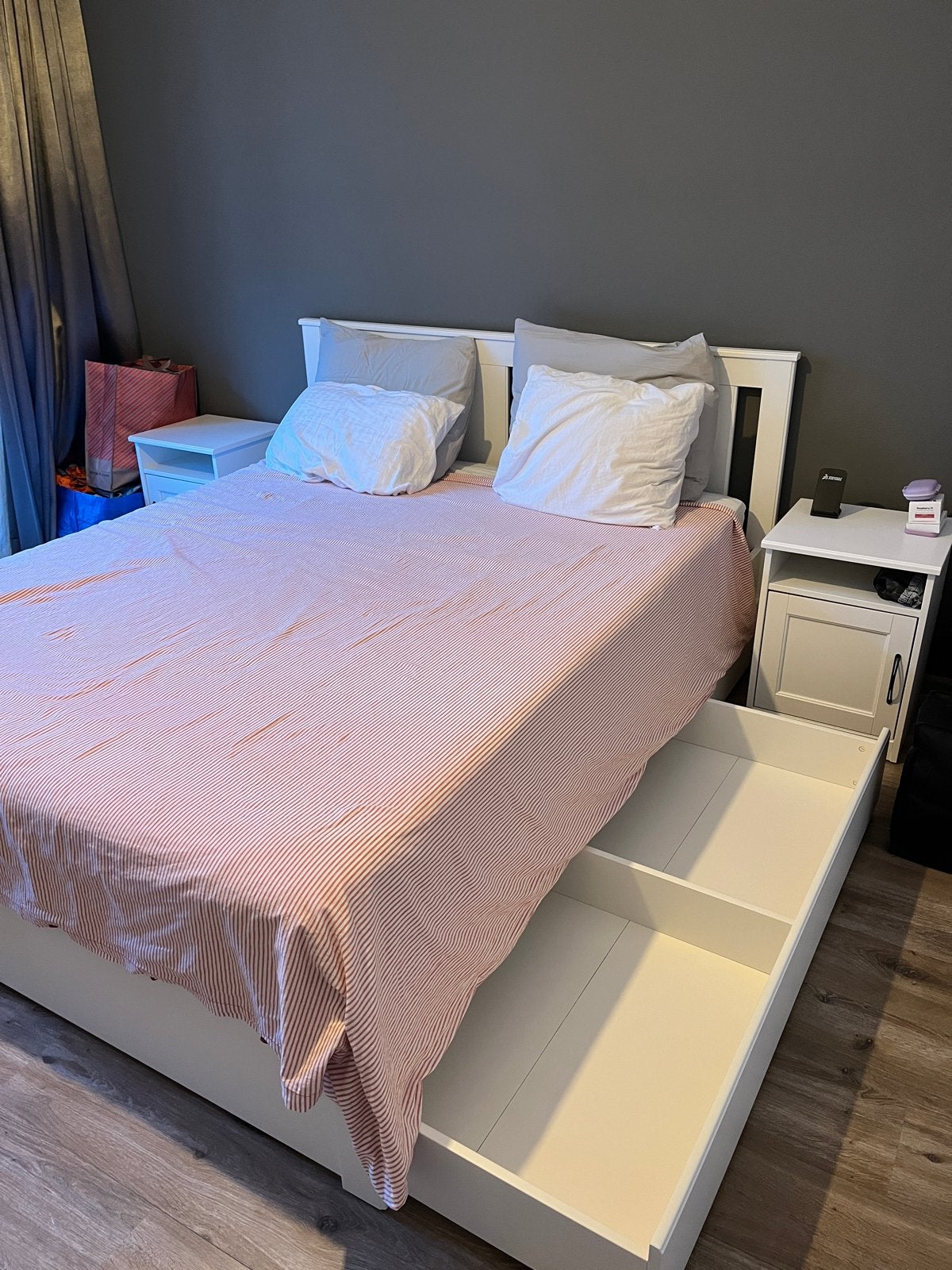 Ikea Songesand Bed & Bedside Tables - 160cm x 200cm, Huis en Inrichting, Slaapkamer | Bedden, Ophalen, Gebruikt, Wit, Tweepersoons