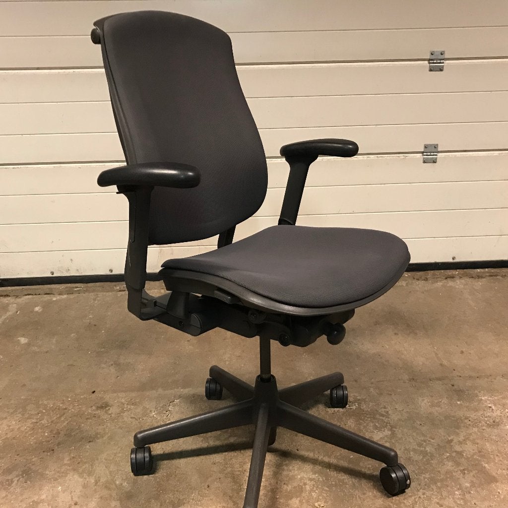 1 IZGS Herman Miller Celle bureaustoel grijs Full options, Huis en Inrichting, Bureaustoelen, Ophalen, Zo goed als nieuw, Nvt