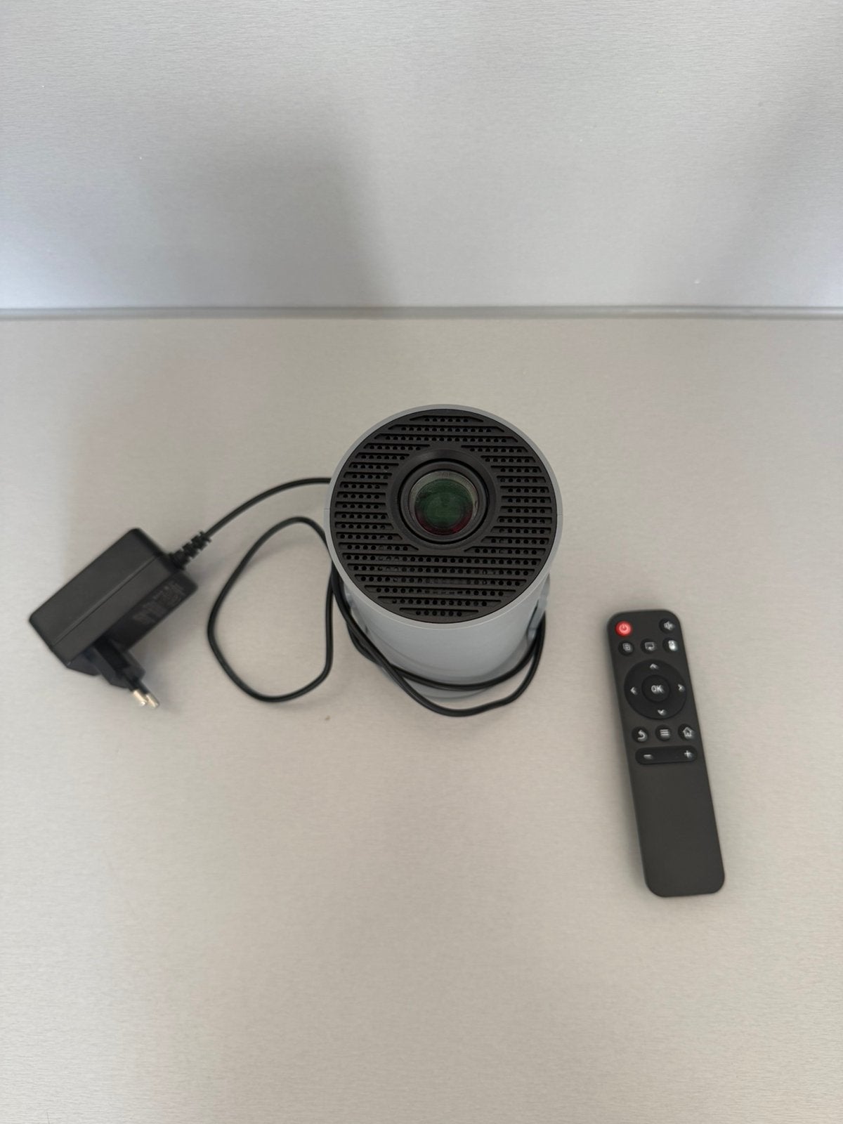 Macubic beamer, Audio, Tv en Foto, Beamers, Ophalen of Verzenden, Gebruikt, LED