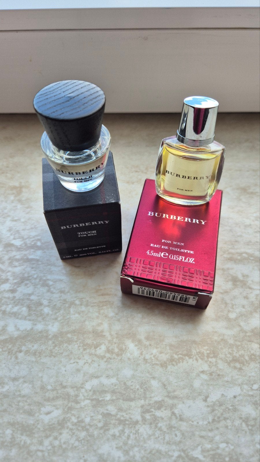 burberry parfumflesjes, Verzamelen, Parfumverzamelingen, Ophalen, Zo goed als nieuw