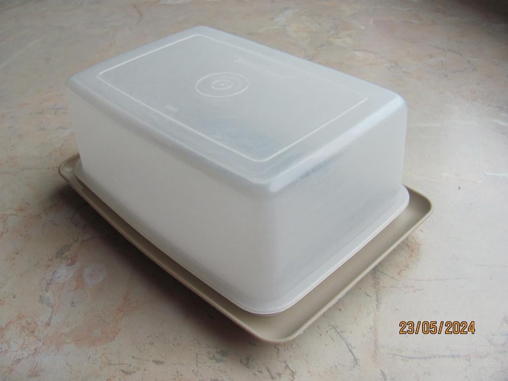 NIEUWSTAAT taupe TUPPERWARE 2-delige BOTERVLOOT vintage, Huis en Inrichting, Keuken | Tupperware, Ophalen of Verzenden, Zo goed als nieuw