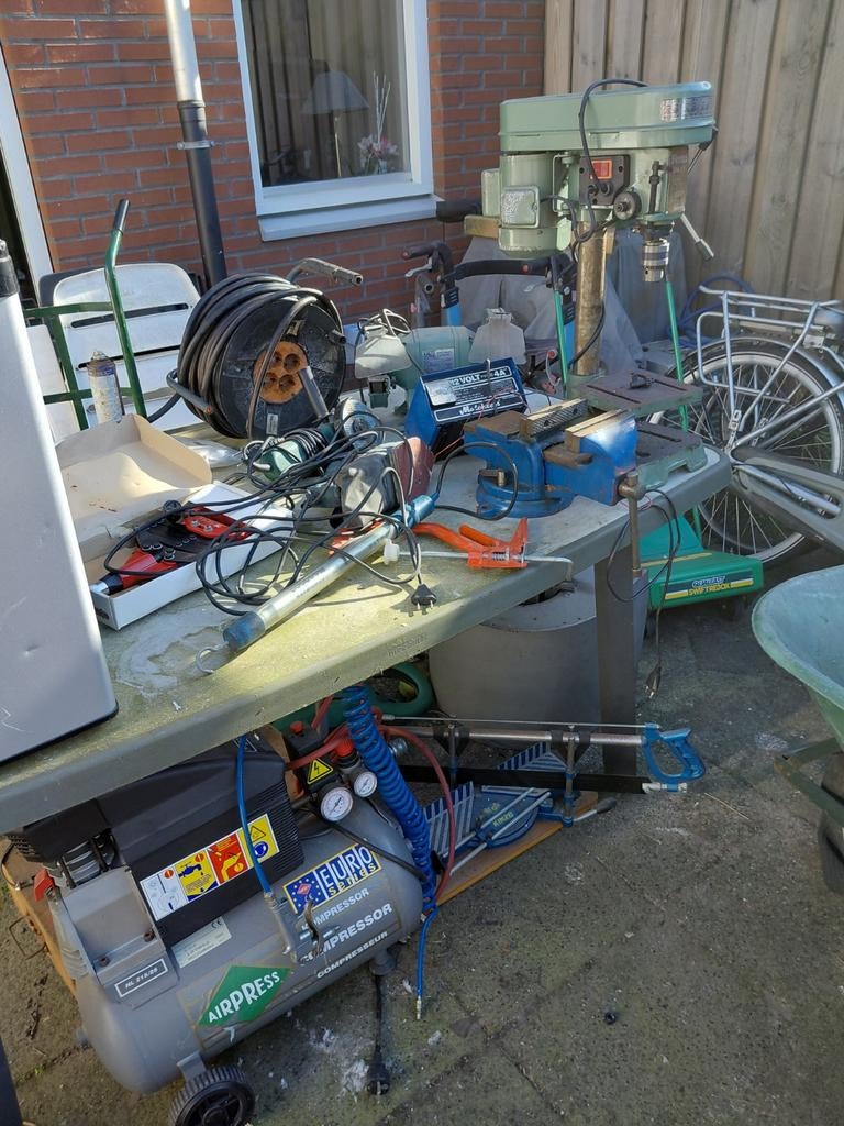 Airpress Euro Series Compressor  en gereedschap, 6 tot 10 bar, Ophalen of Verzenden, Zo goed als nieuw, 25 tot 100 liter