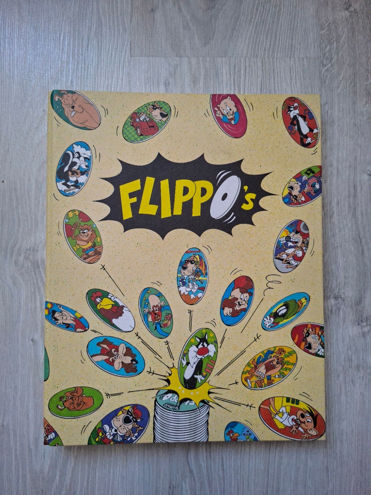 Flippo collectie map 1 en 2 compleet + ..., Verzamelen, Flippo's, Ophalen of Verzenden, Spiek, Verzameling, Met verzamelmap(pen)