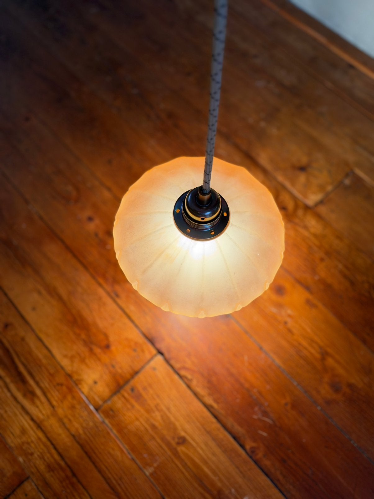 Vintage Art Deco stijl hanglamp perziekkleurig matglas, Ophalen of Verzenden